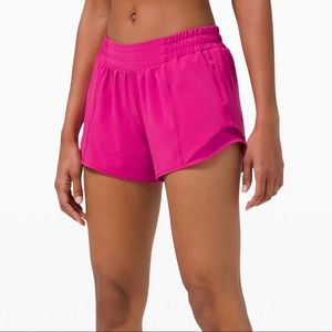 lululemon hotty hot low-rise short 4”